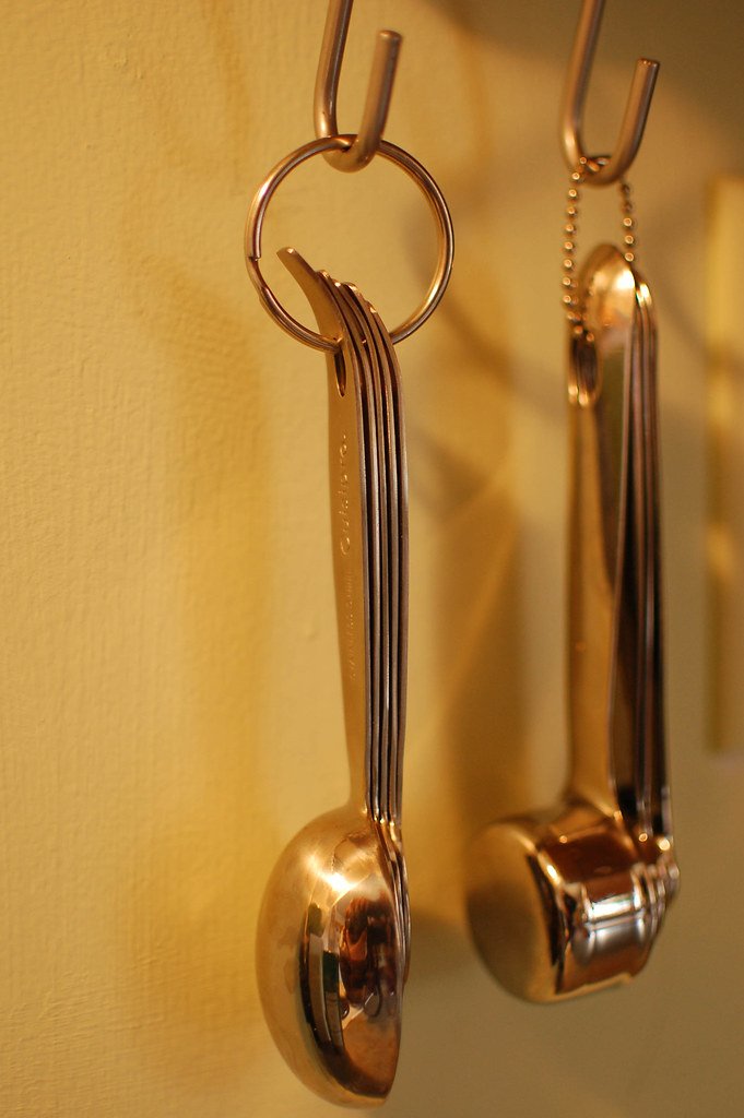 Metal kitchen measuring spoons